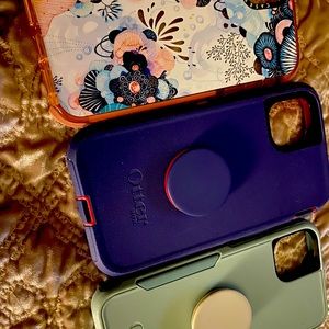 iPhone 11 case. Castify and otterbox brand